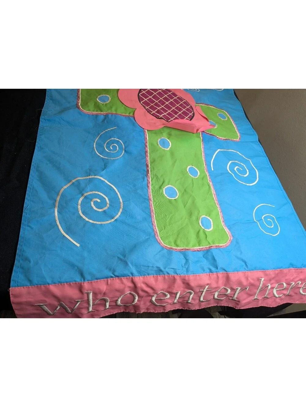 eace To All Who Enter Applique Fabric Wall Hanging Blue Green Pink Flower